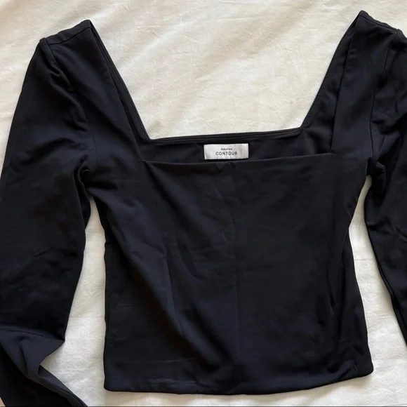 Aritzia Classic! Fitted Black Long Sleeve Square Neck Top - Size Small - Picture 2 of 4